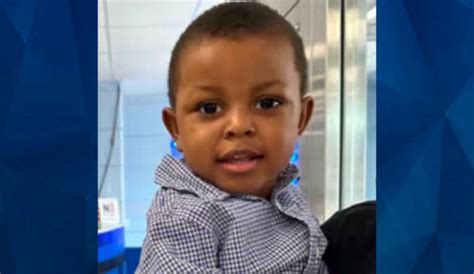 Toddler found wandering alone on South Side: police